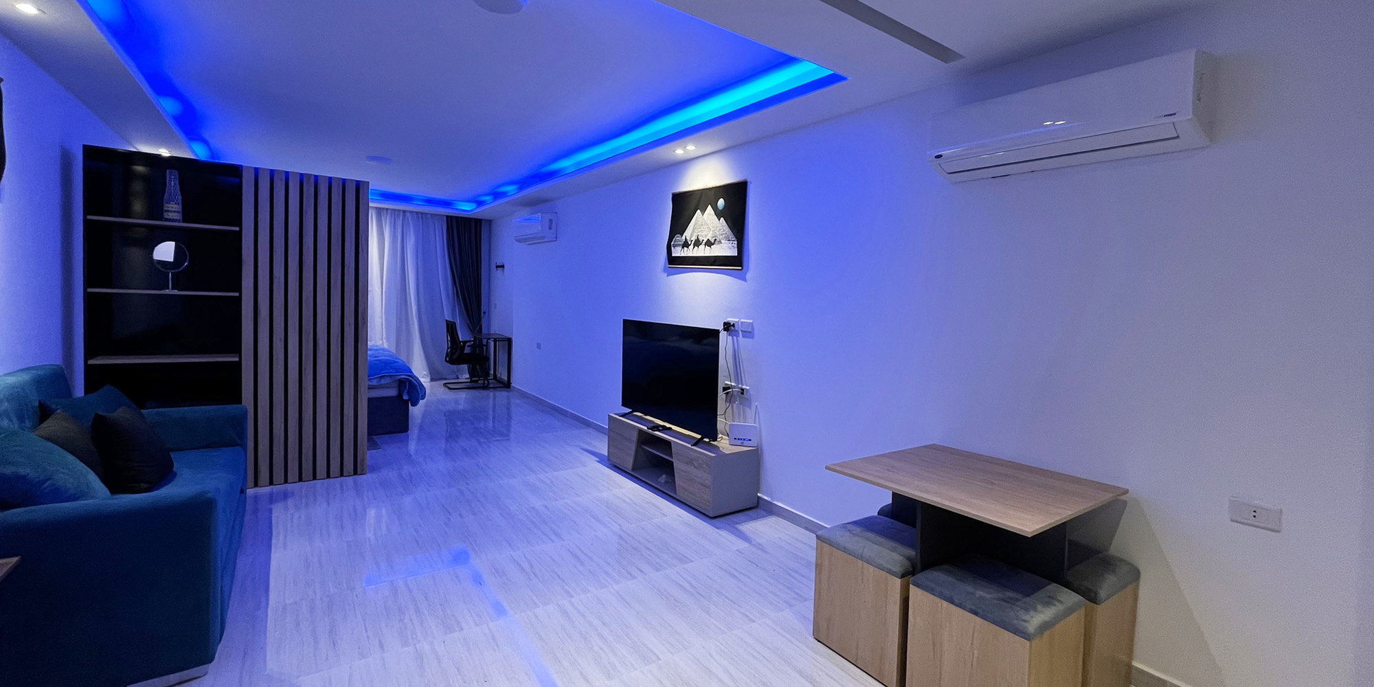 Pokoj VIP 80m2 + terasa 20 m2 s výhledem na bazén až pro 6 osob